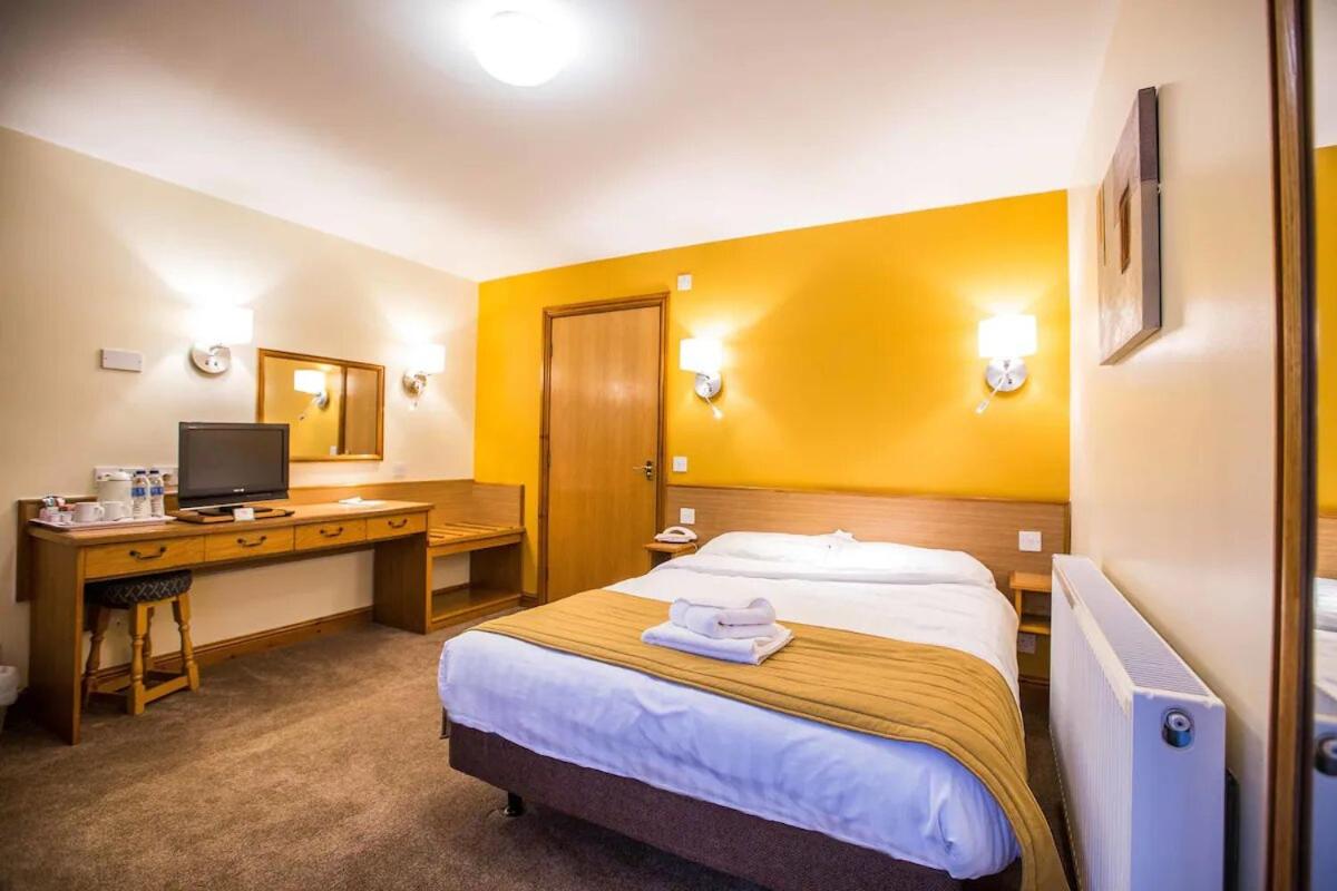 Tollgate Hotel & Leisure - Housity