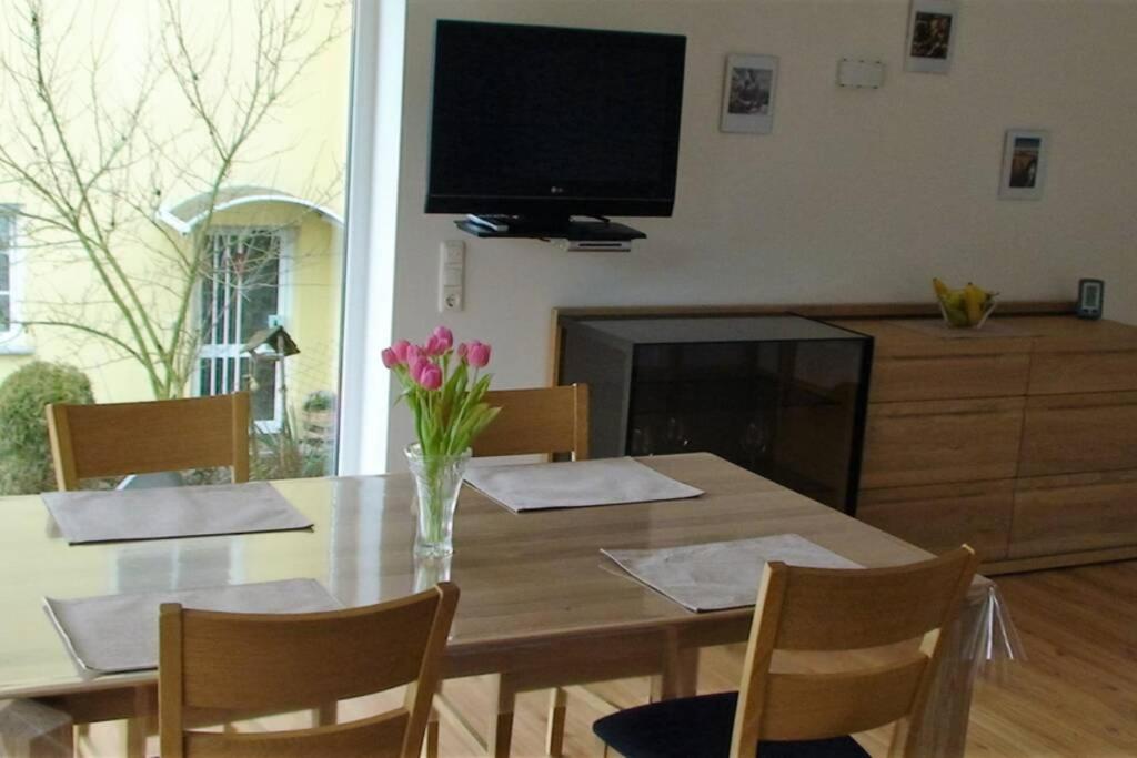 65m² große stilvolle Ferienwohnung - Housity