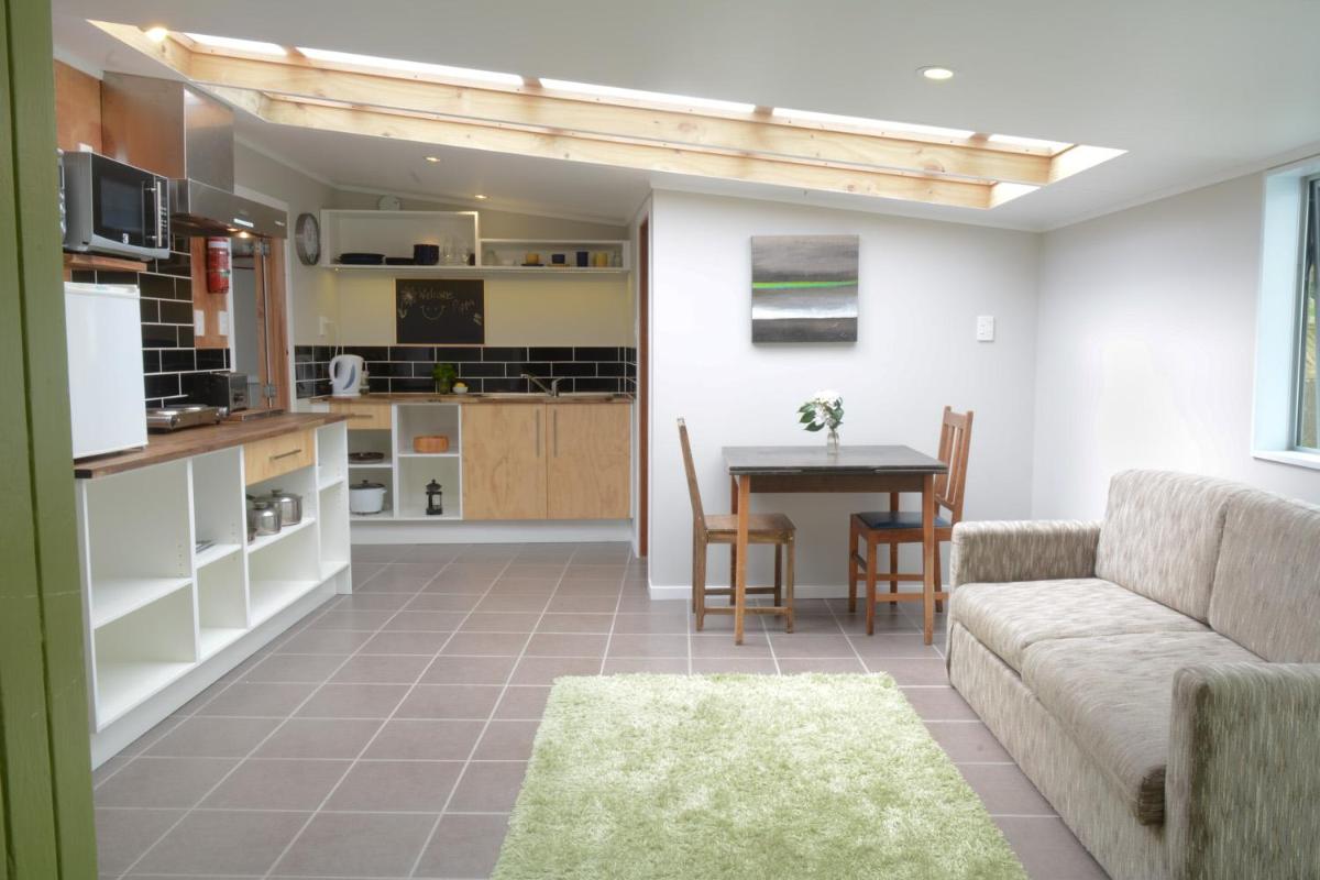 Apartment by The Sea - Housity