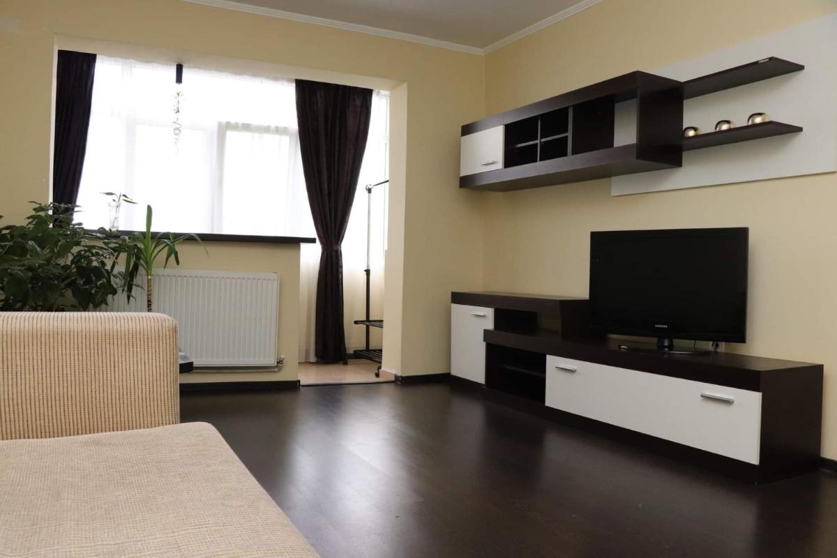 Black Sea Apartment - Housity