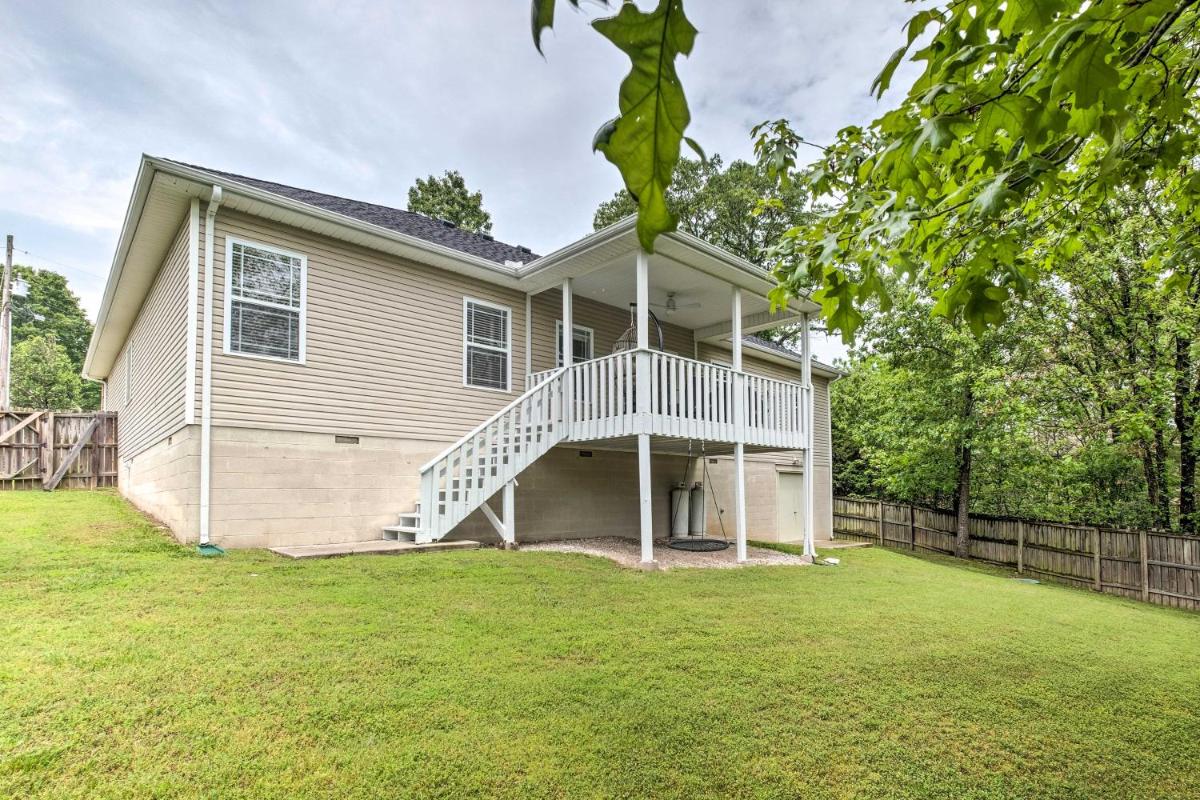 Bella Vista Home with Yard Half Mile to Trails! - Housity