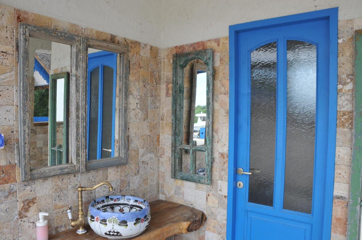Nena Art Resort - Housity