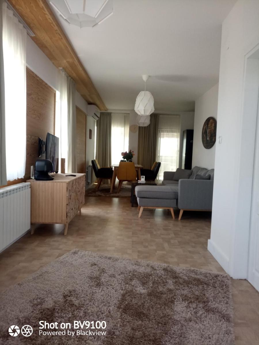 апартамент Галерия - Housity