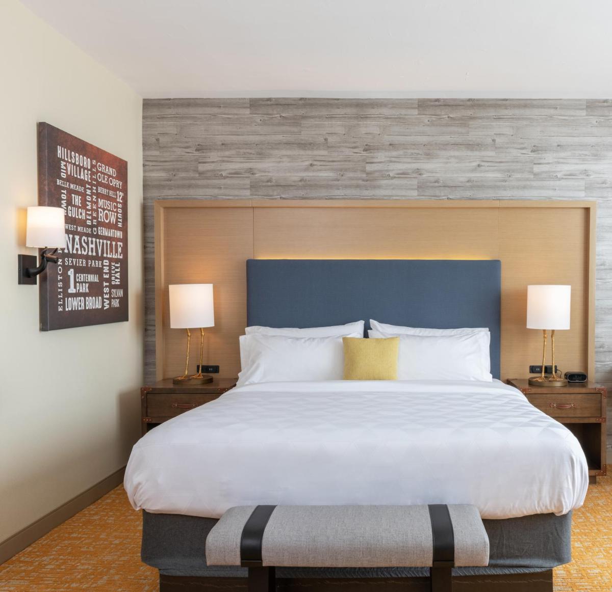 Holiday Inn & Suites Nashville Downtown Broadway - Housity