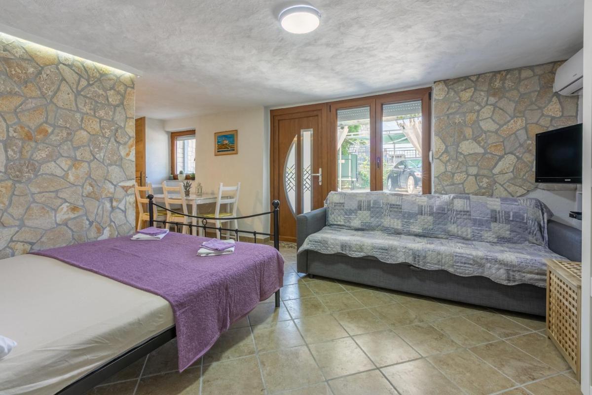 Apartments Kira Crikvenica - Housity