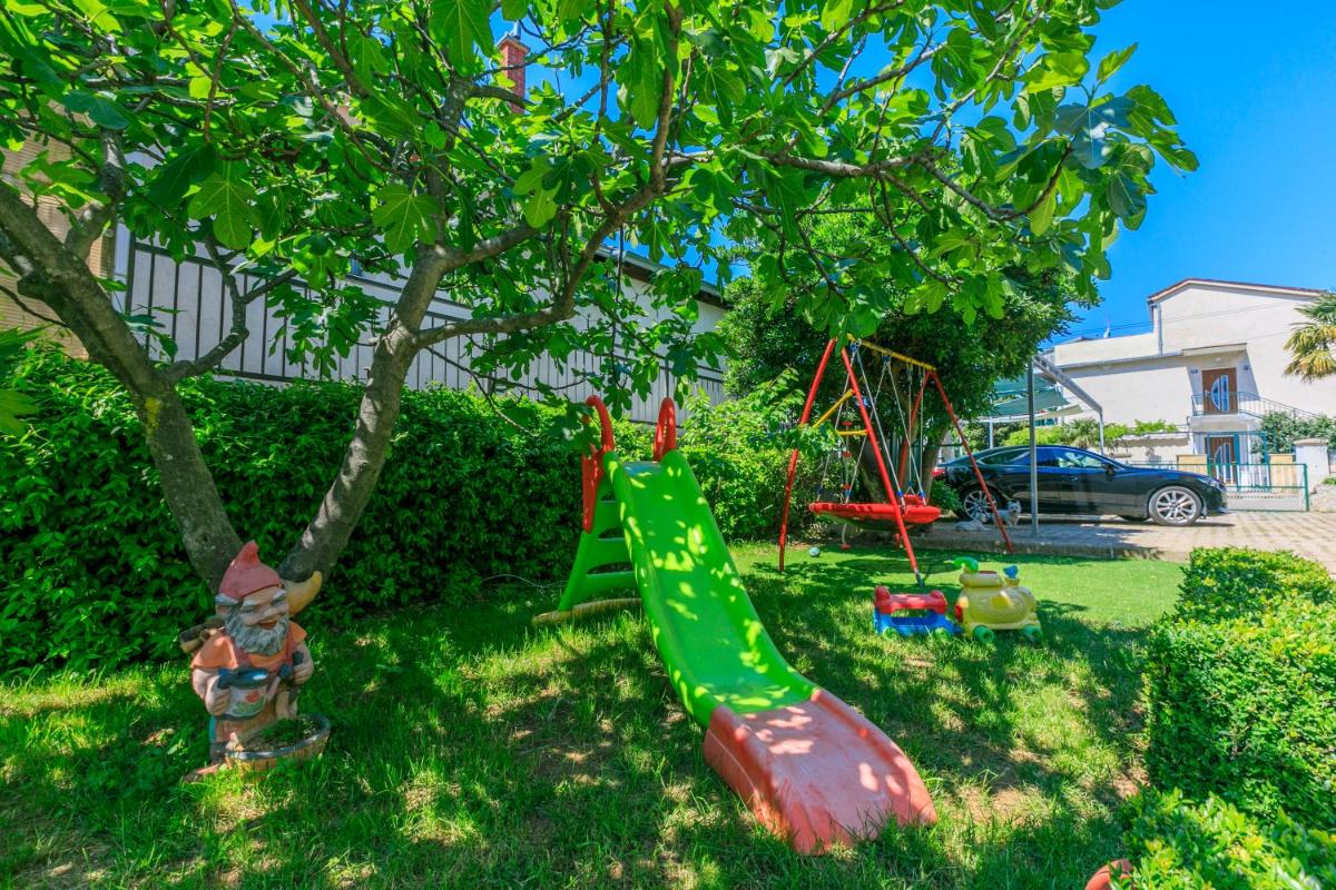 Apartments Kira Crikvenica - Housity