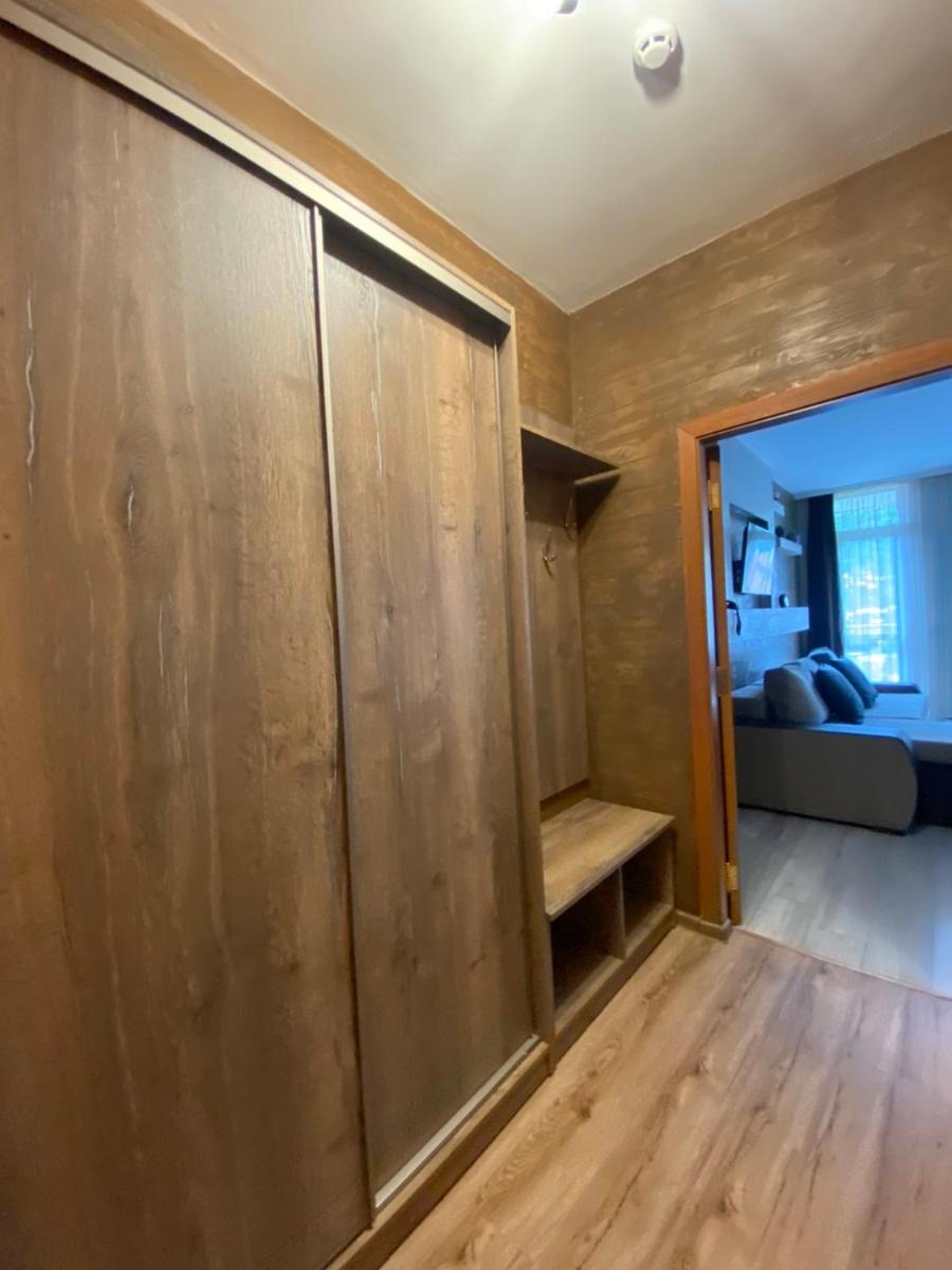 Deluxe 707 - Housity