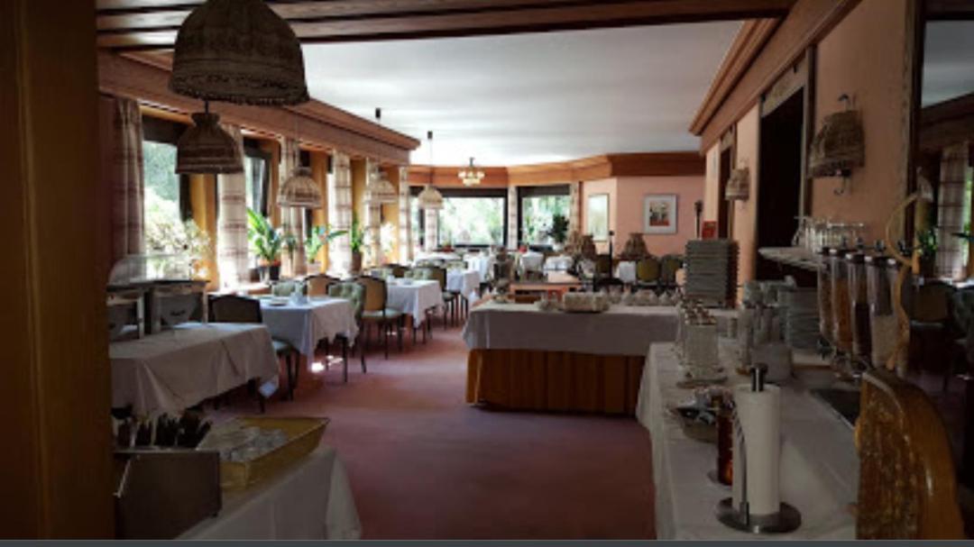 Hotel Adler - Housity