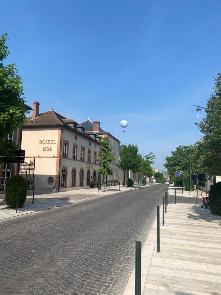 Champagne Avenue Epernay Wifi & Private Parking - Housity