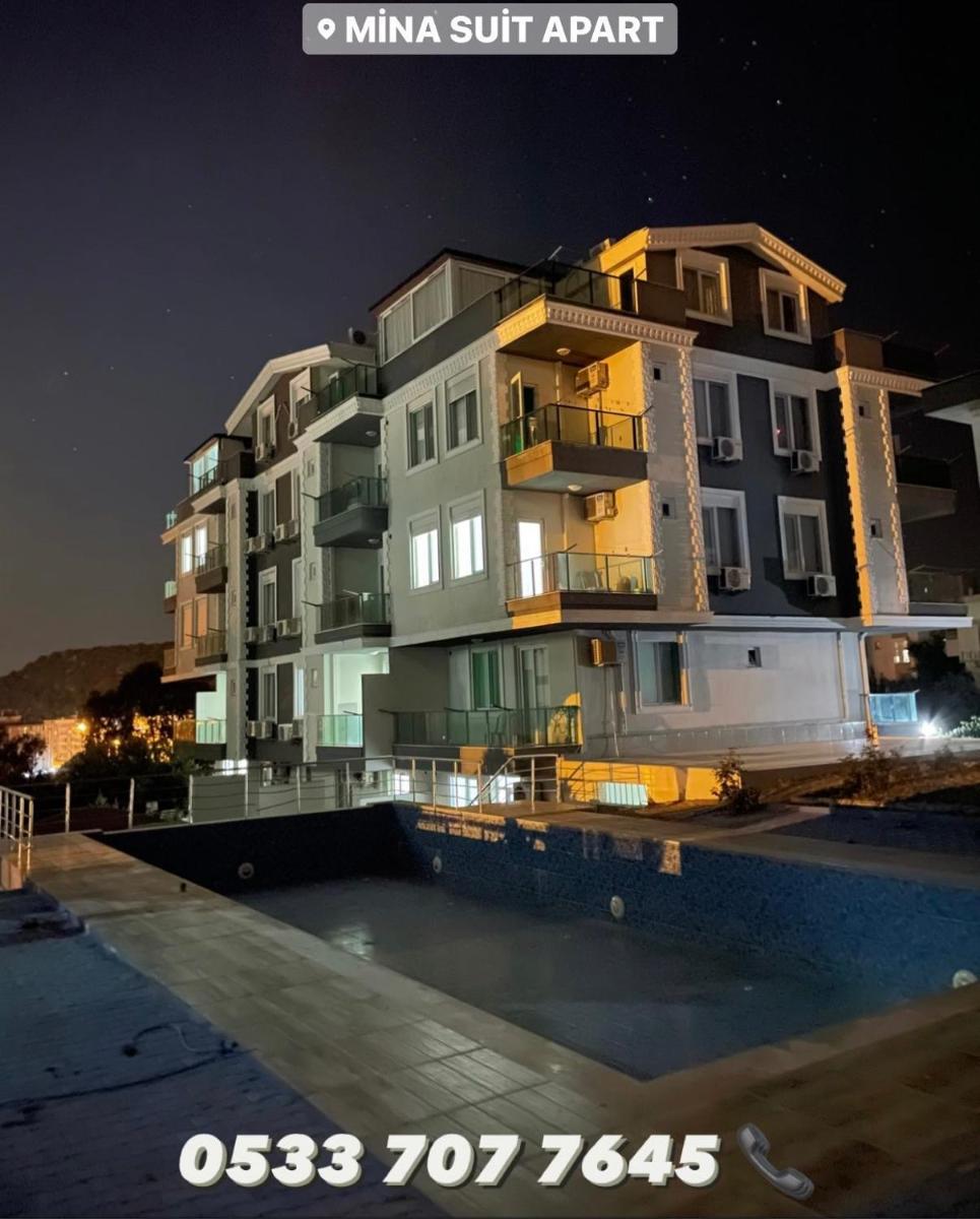 Mina Suit Apart - Housity