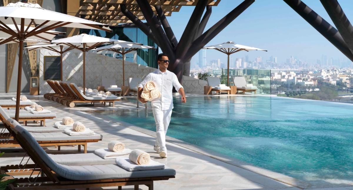 Suitetrails - Four Seasons Hotel Kuwait at Burj Alshaya
