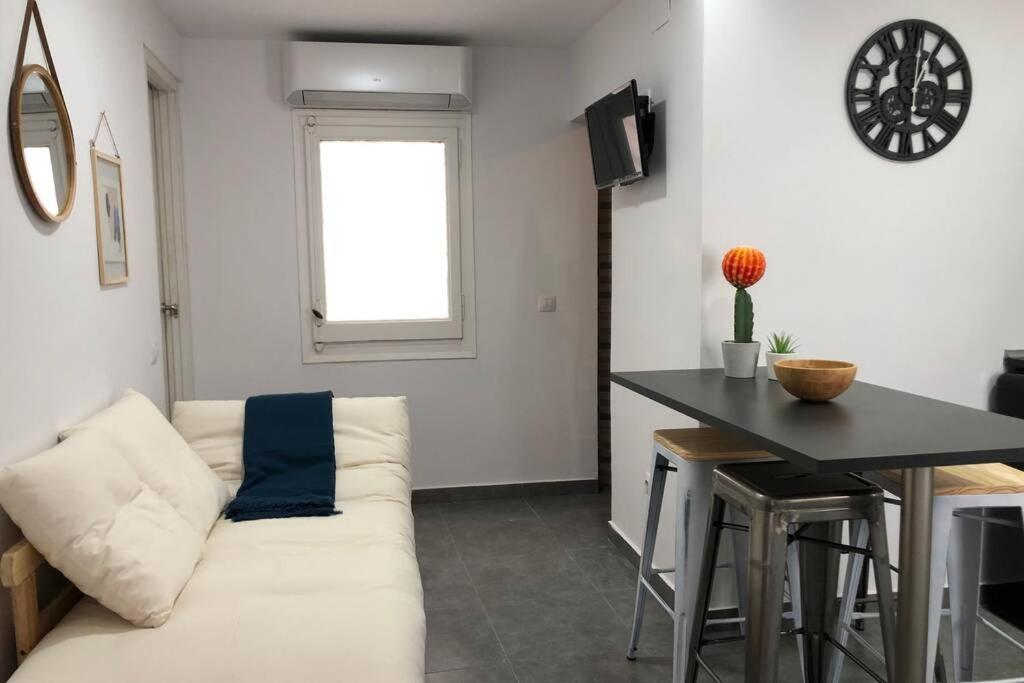 M4 Cool Terrace. 1 min to metro. 15 min to center - Housity