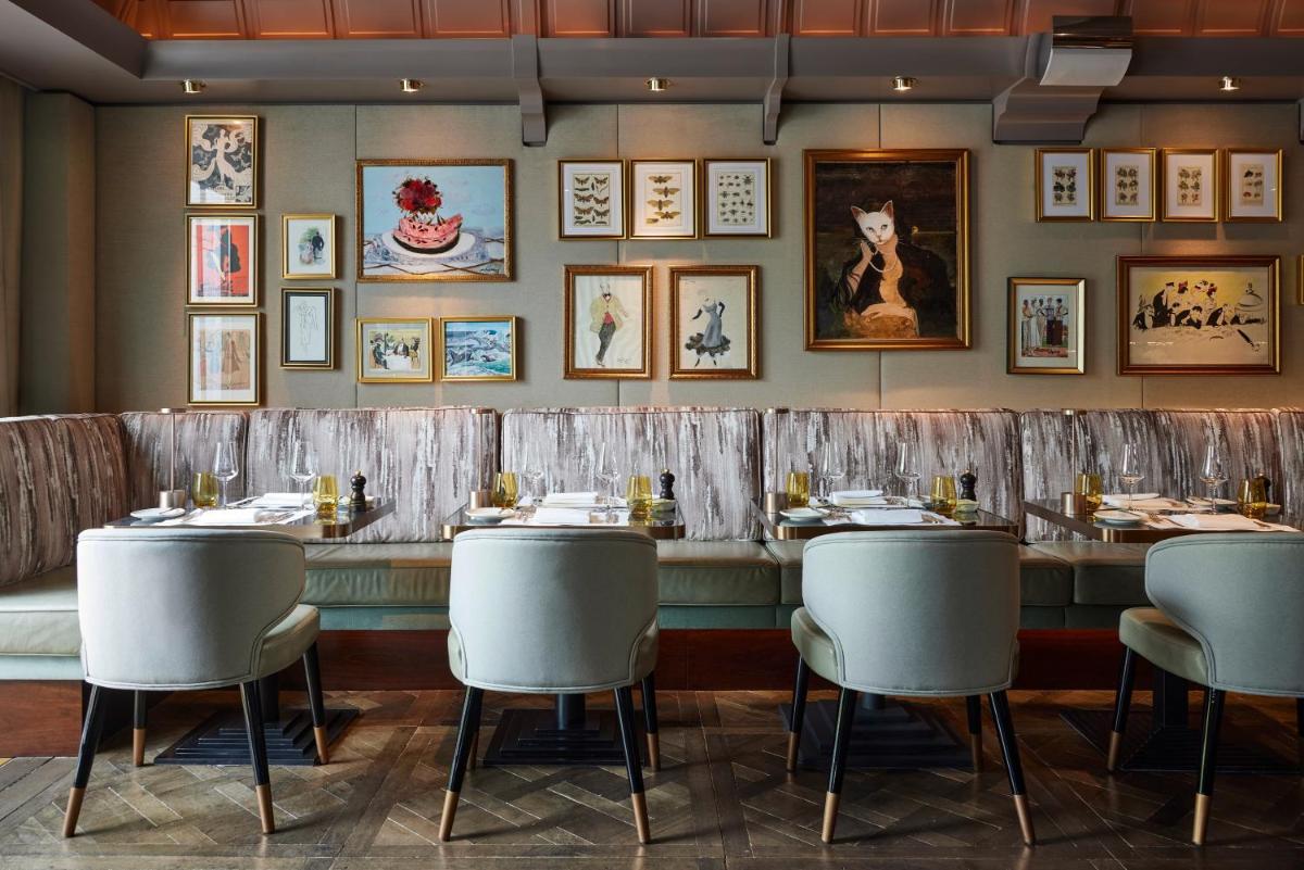 Ein Restaurant oder anderes Speiselokal in der Unterkunft Breidenbacher Hof, Best Grandhotel 2025 - Die 101 Besten