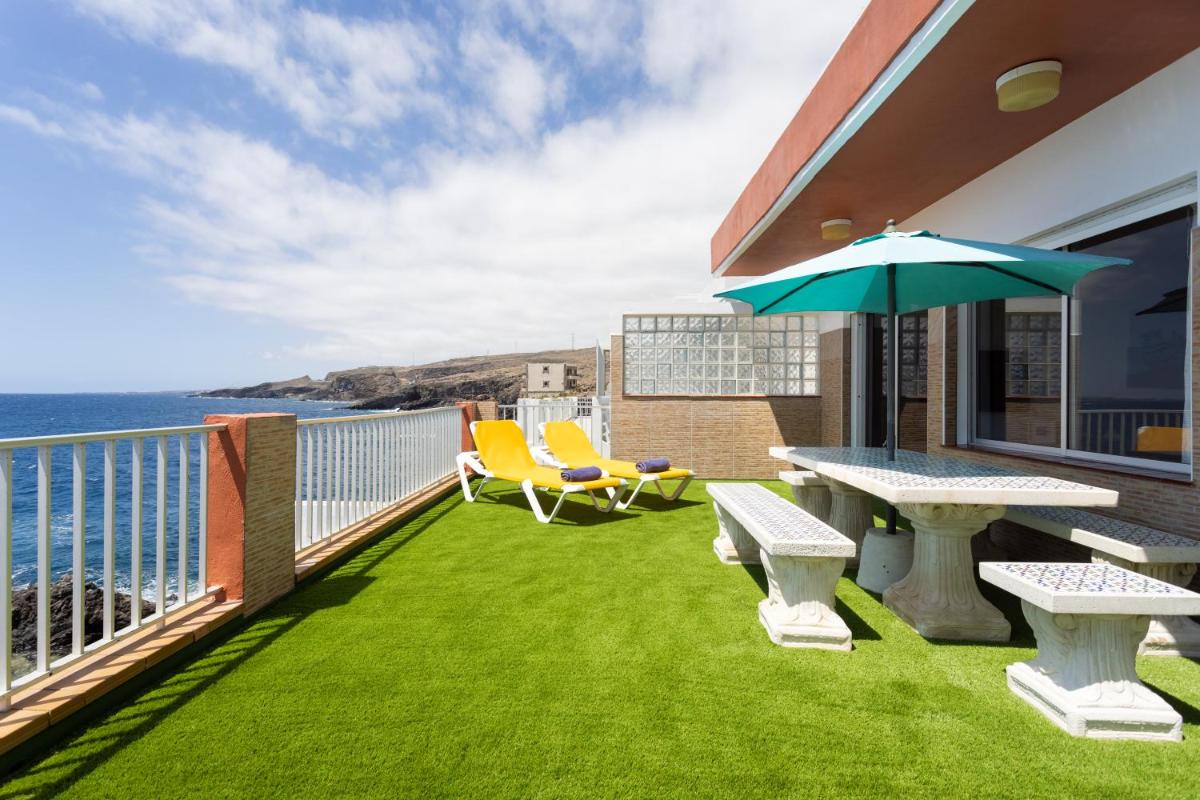 Coastal Dream with heated pool - Housity