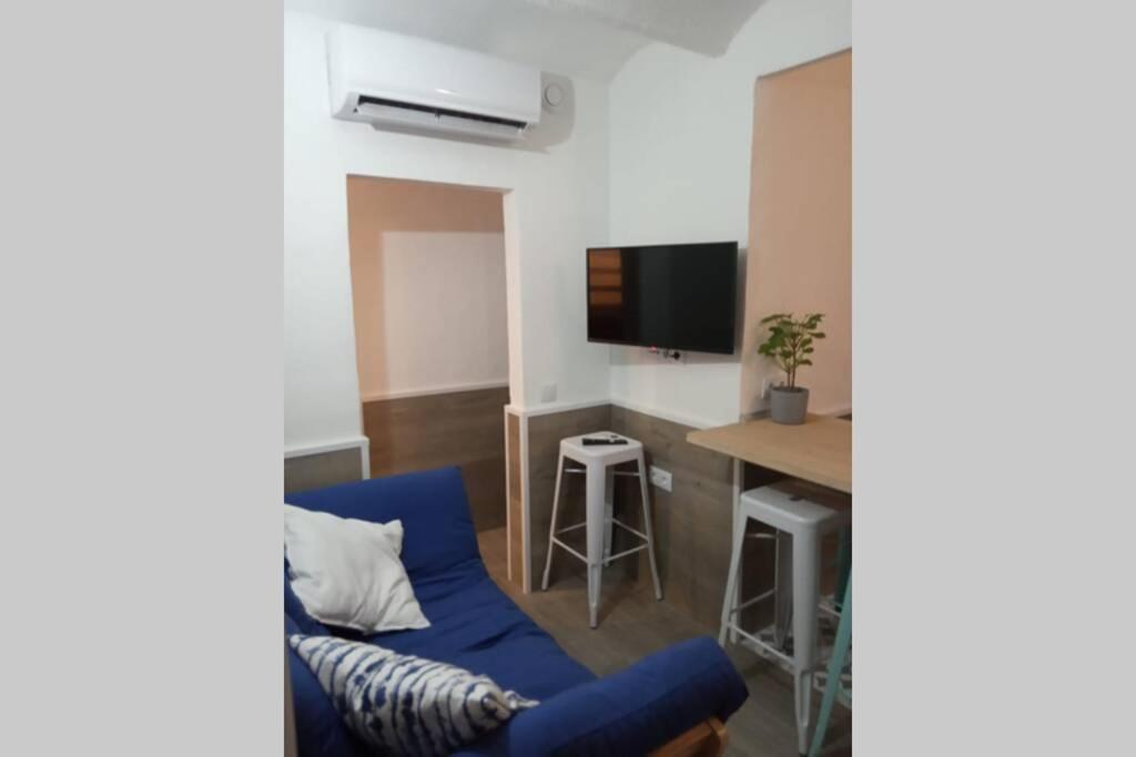 M2 Cool apartment next to metro. 15m to center - Housity
