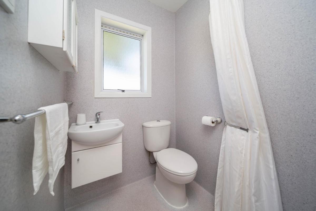 Taranaki Beach House - Great Sea Views - Housity
