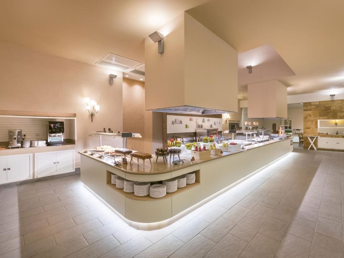 Comida en o cerca de este hotel