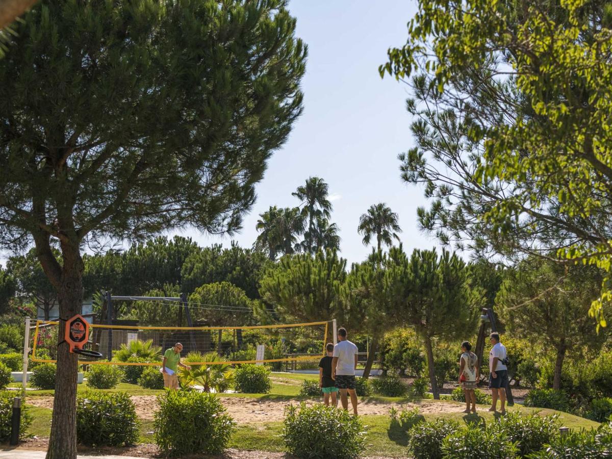 Jardín al aire libre en Hotel Fuerte El Rompido