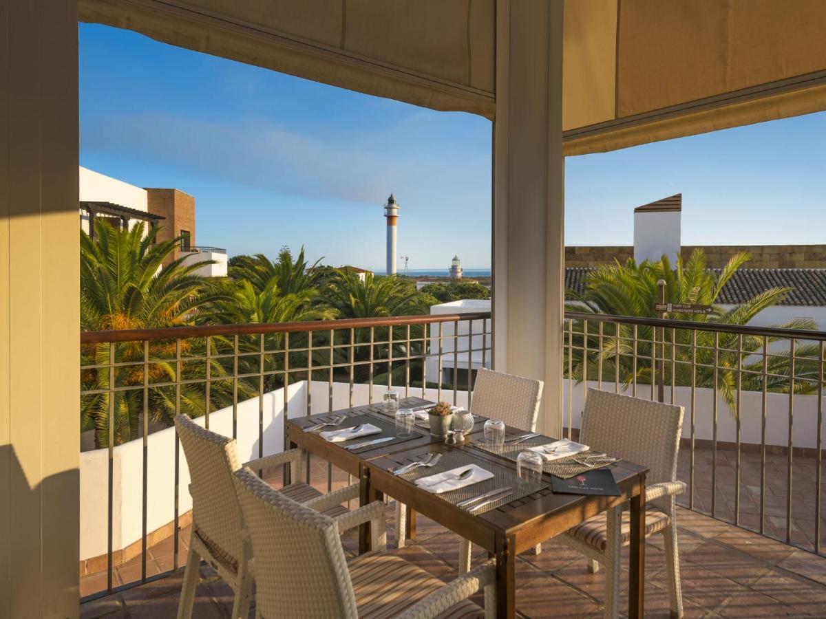Un balcón o terraza de Hotel Fuerte El Rompido