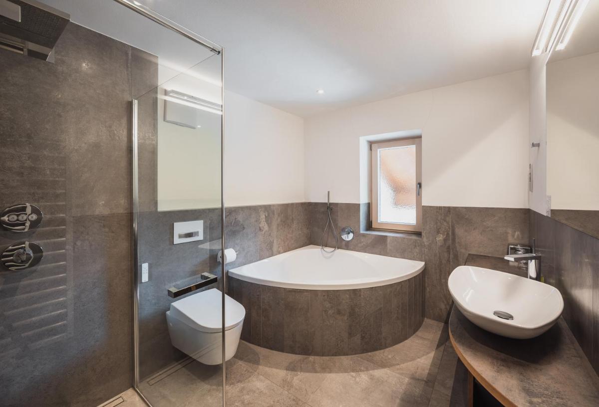Hotel Bischofhof - Bistro Jasmin - Housity