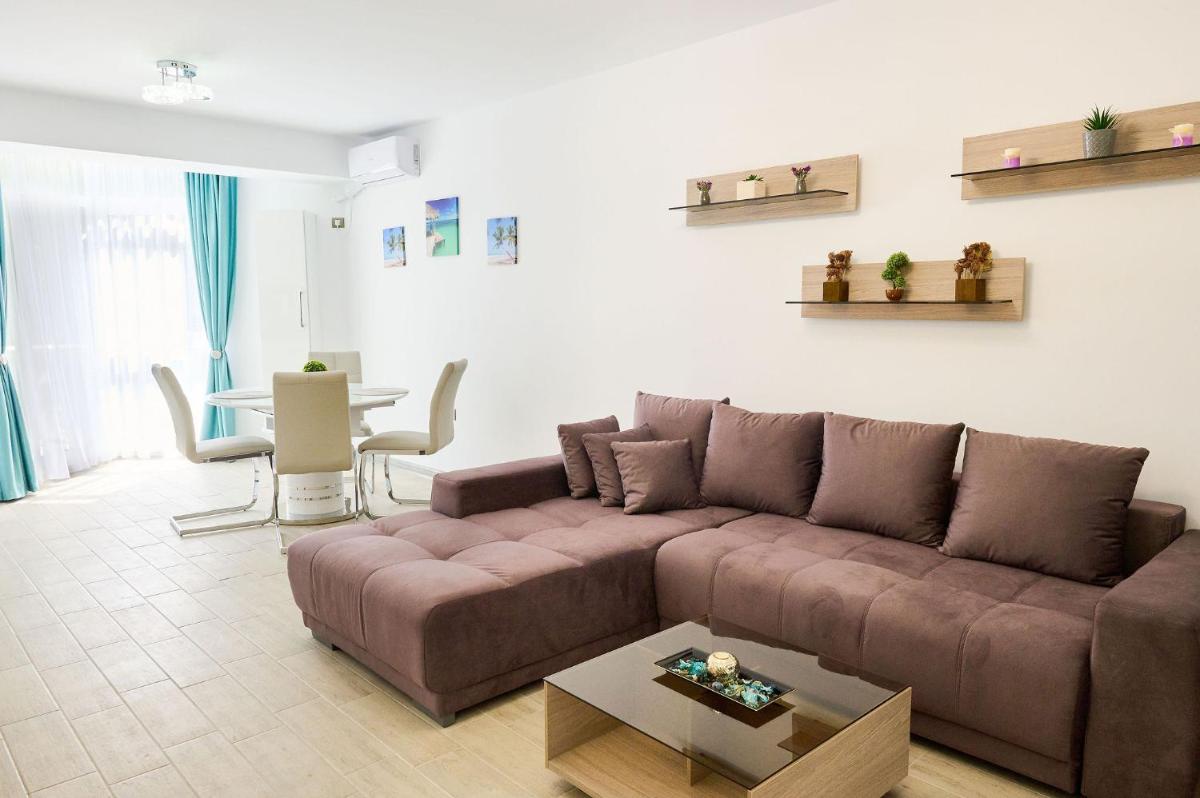 Sunset by the Sea Apartment - SPA Pools Resort - Housity
