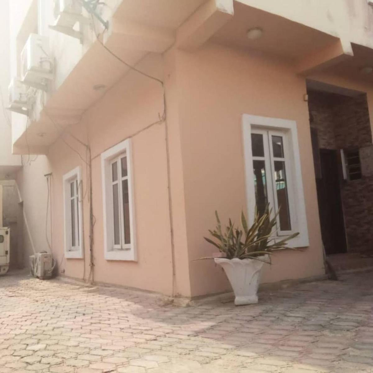 executive 4bedrooms house in Lagos Nigeria - Housity