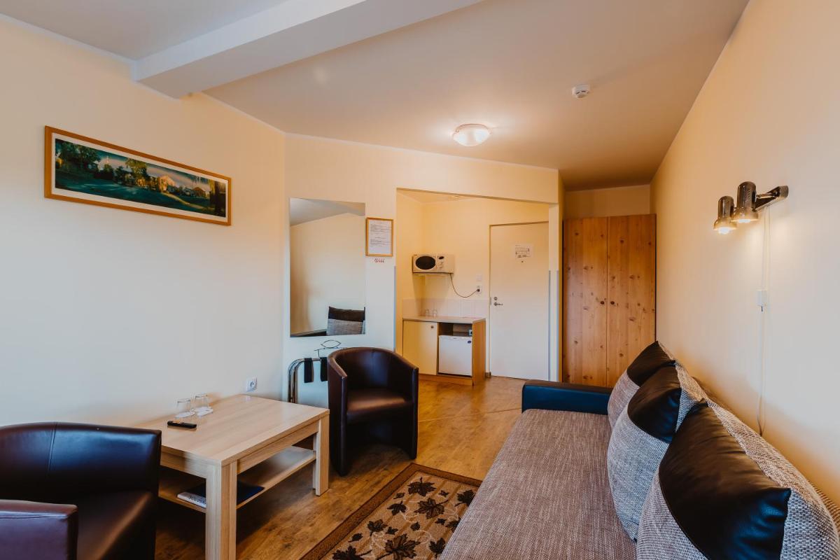 Aleksandri Hotel - Housity