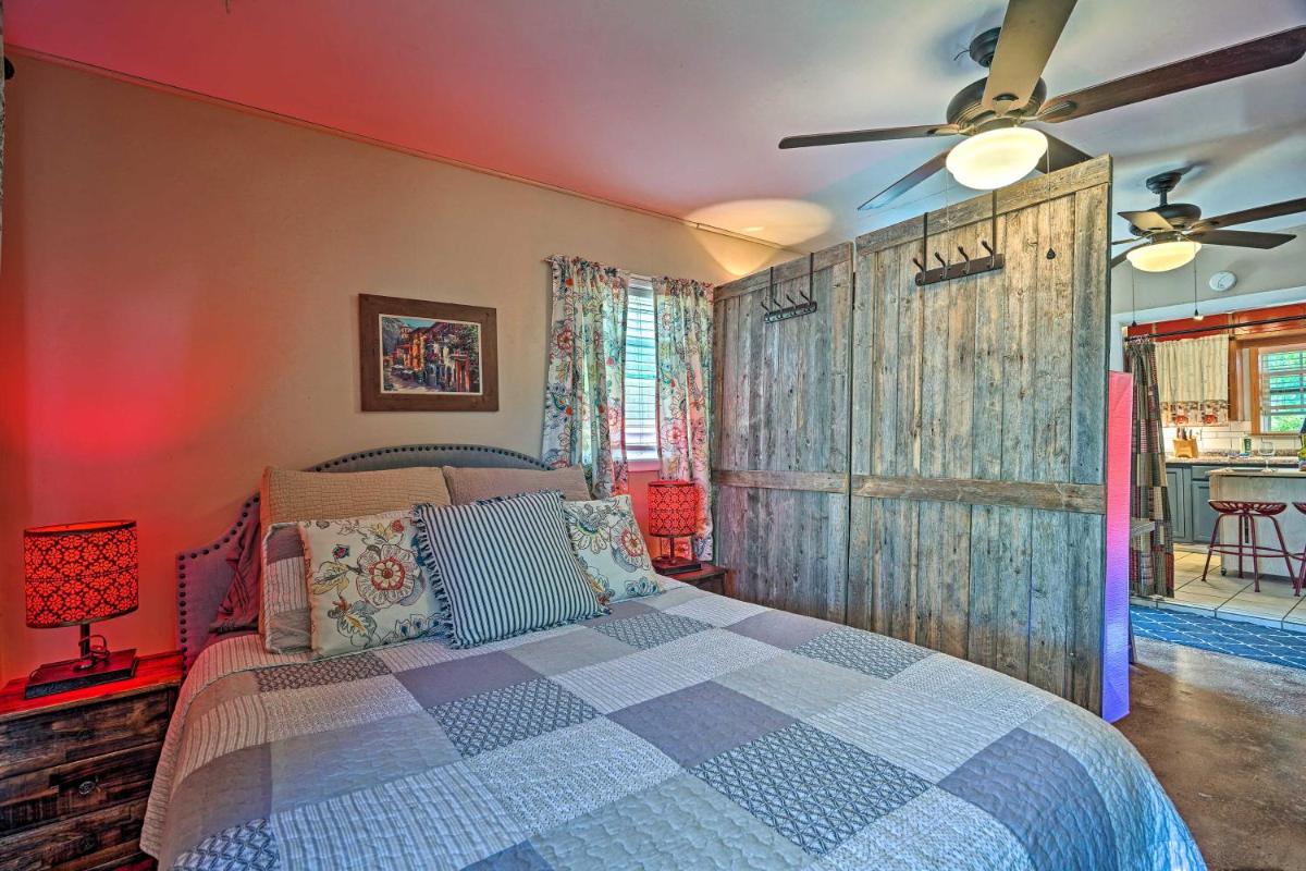 Quaint Garden City Studio with Hot Tub Pets Welcome - Housity
