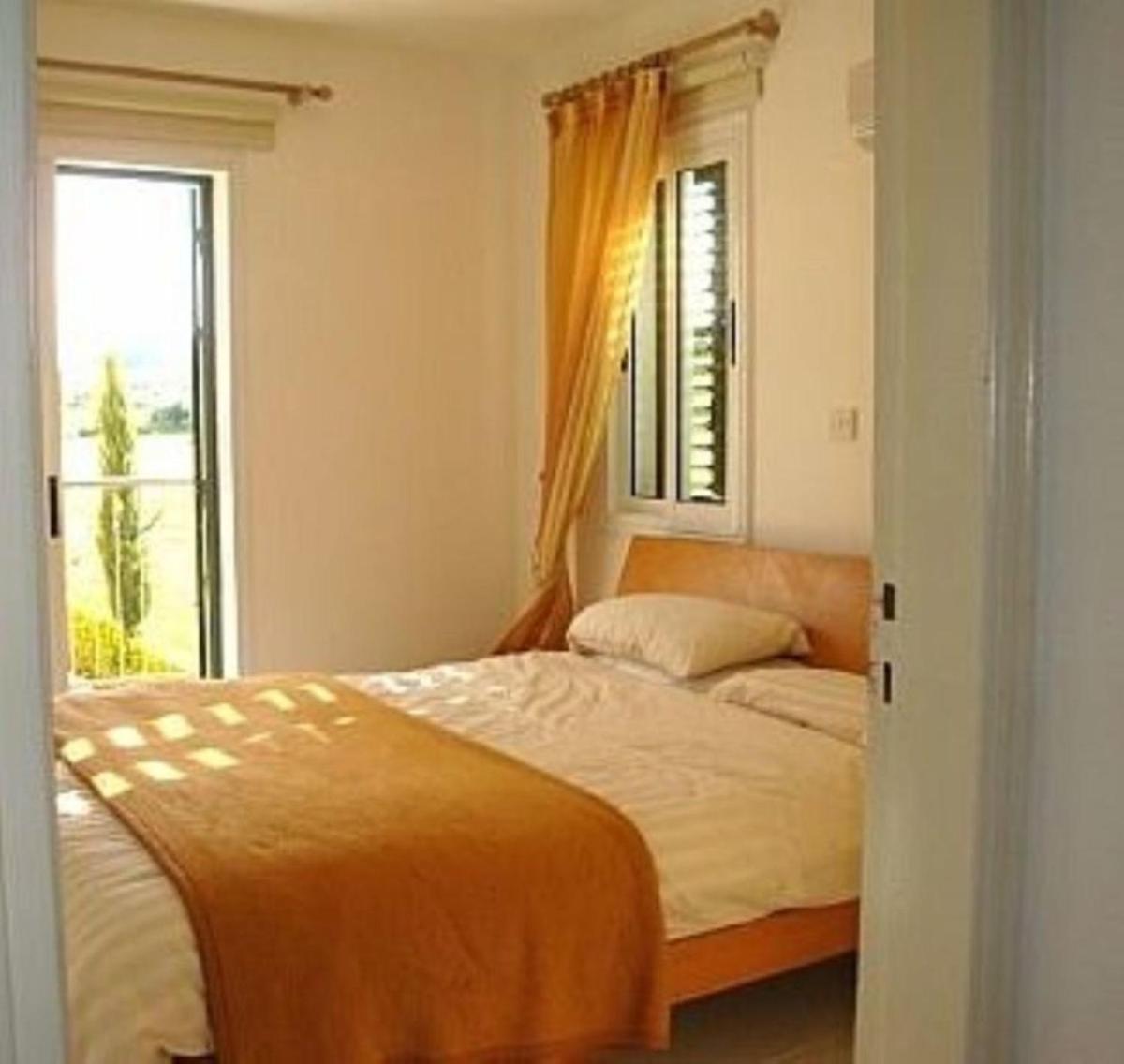 Remarkable 2-Bed House in Poli Crysochous - Housity