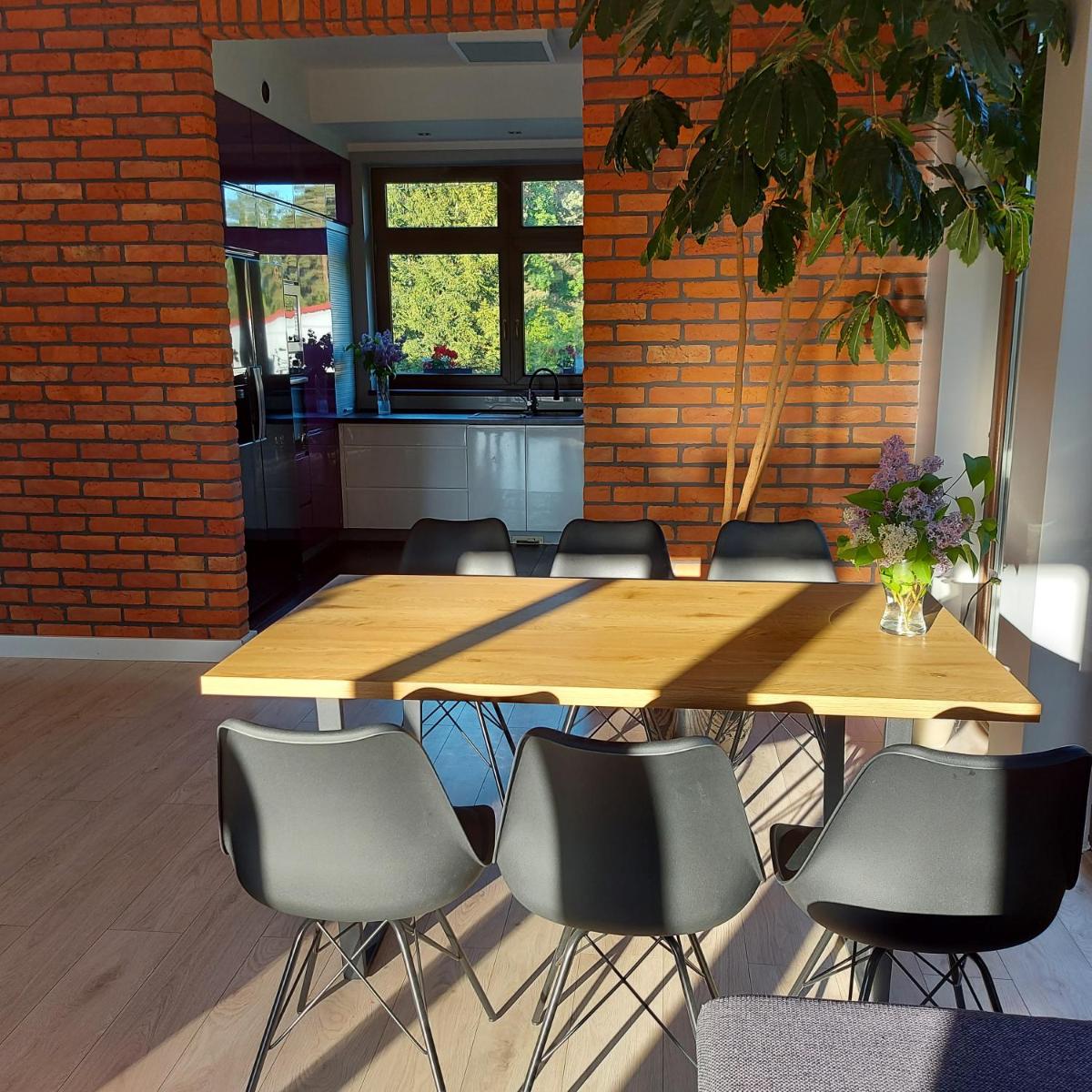 Slow life nad jeziorem - Housity