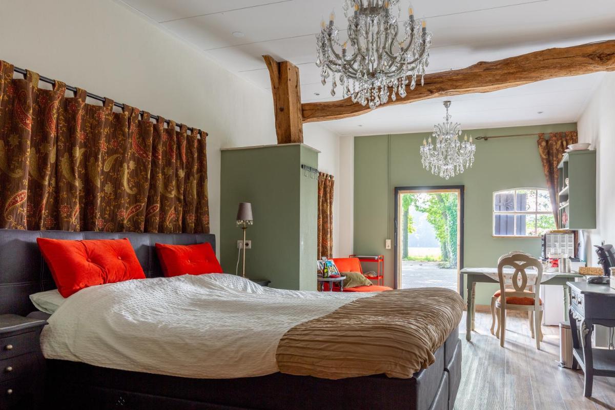 Bed and Breakfast De Boerderij Kamer - Housity