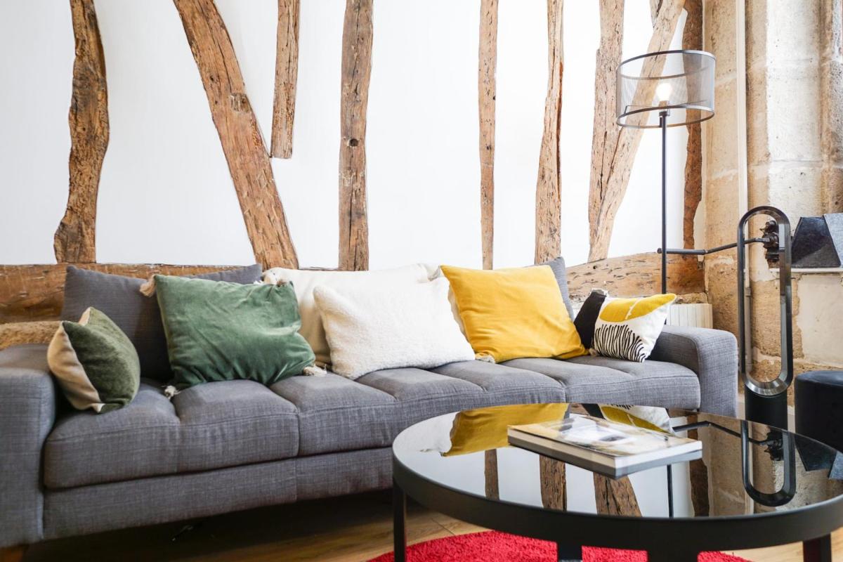 Magnificent Cocoon In The Heart Of Paris - Housity