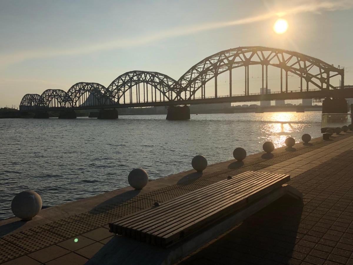 Riverside Promenade apartment S - Housity