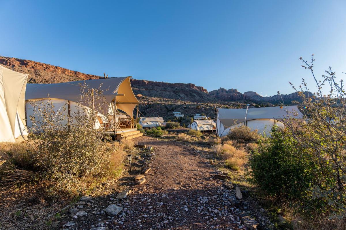 Under Canvas Zion - Housity