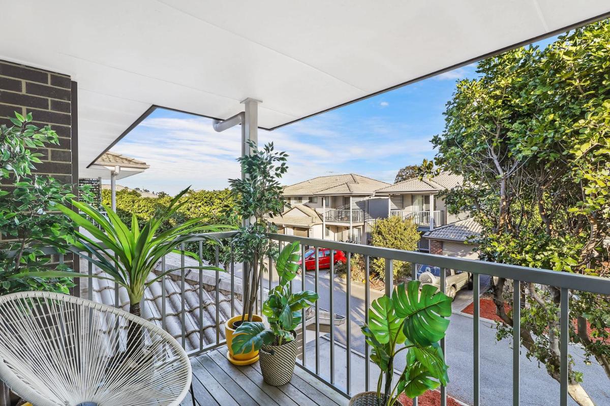Peaceful & Modern 3 Bedroom Home Perfect For The Family - Housity