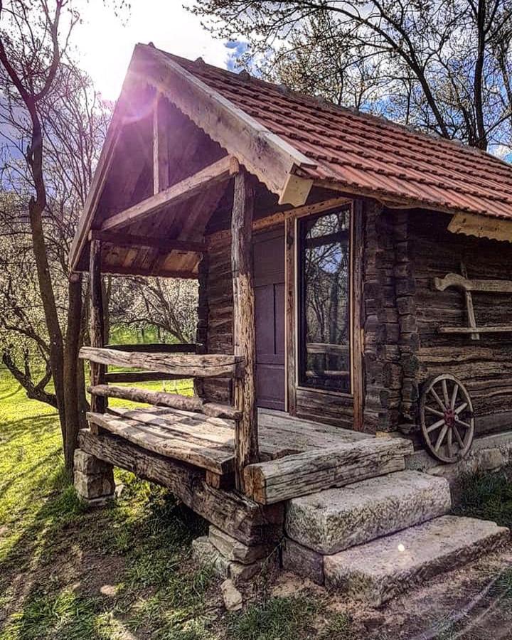 Tinutul Luanei Glamping Resort - Housity