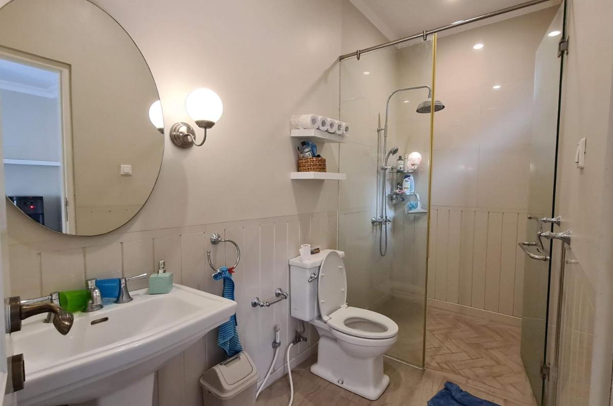 The Penthouse by Cottonwood - Housity