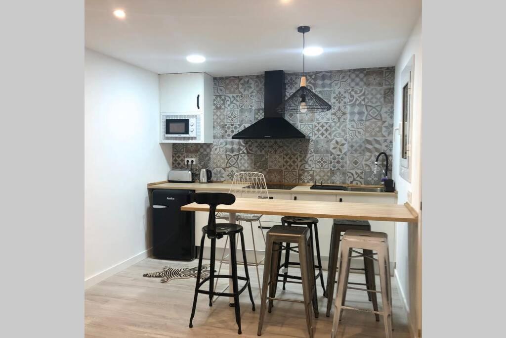 M5 Cool Terrace. Metro 1 min. Center 15' by metro - Housity