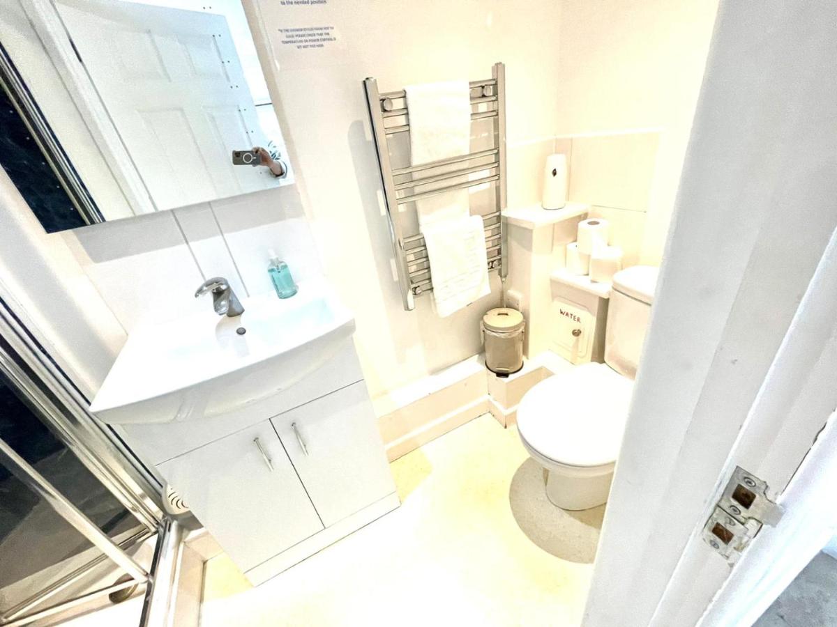 Koala & Tree - Massive Studio Apartment centric location - Short Lets & Serviced Accommodation Cambridge - Housity