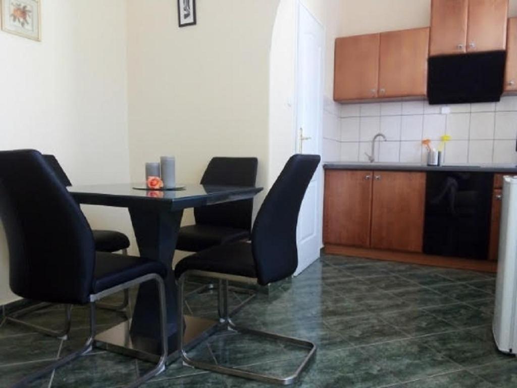 Apartman Ráchegy - Housity