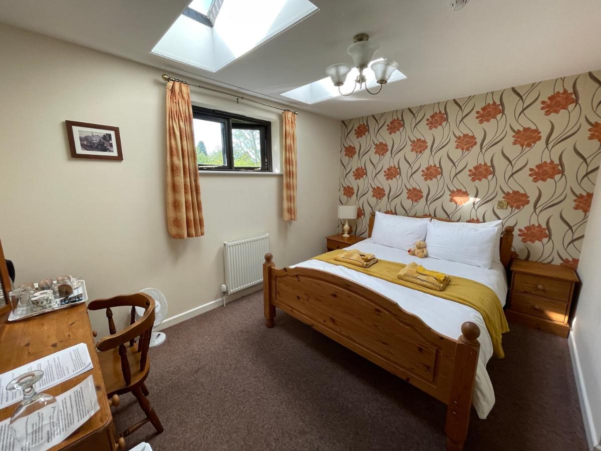 Station House, Dartmoor and Coast located, Village centre Hotel - Housity