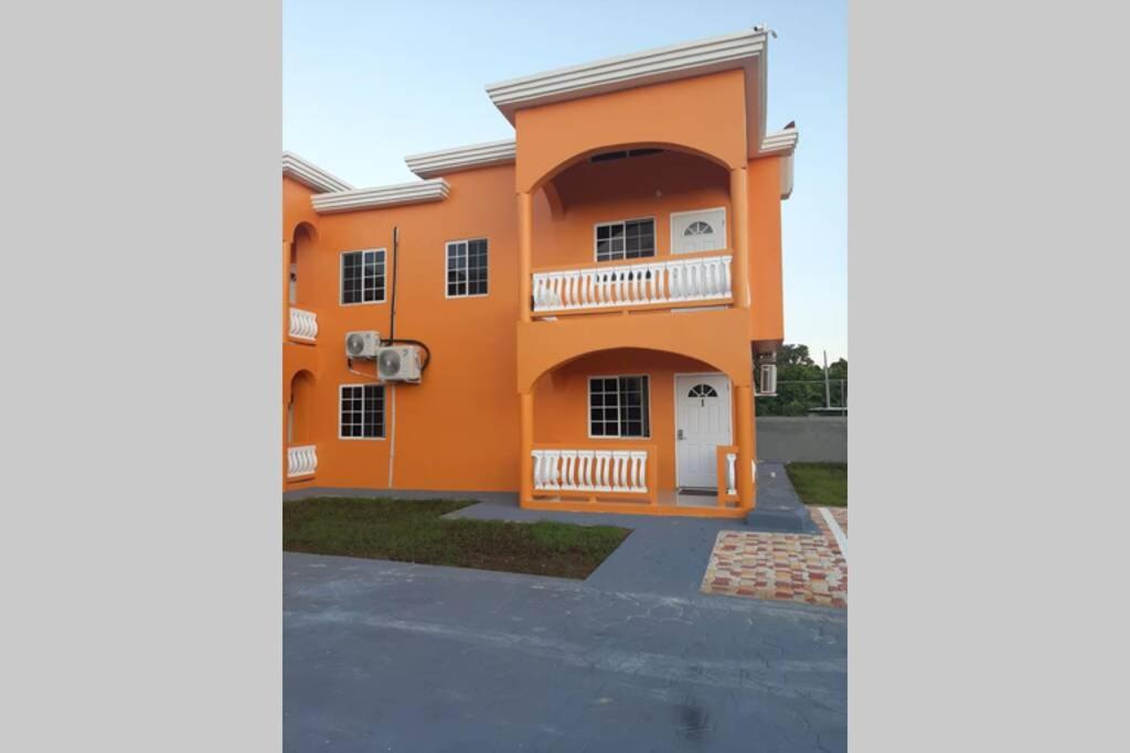 Windsor Luxury Palace - Housity