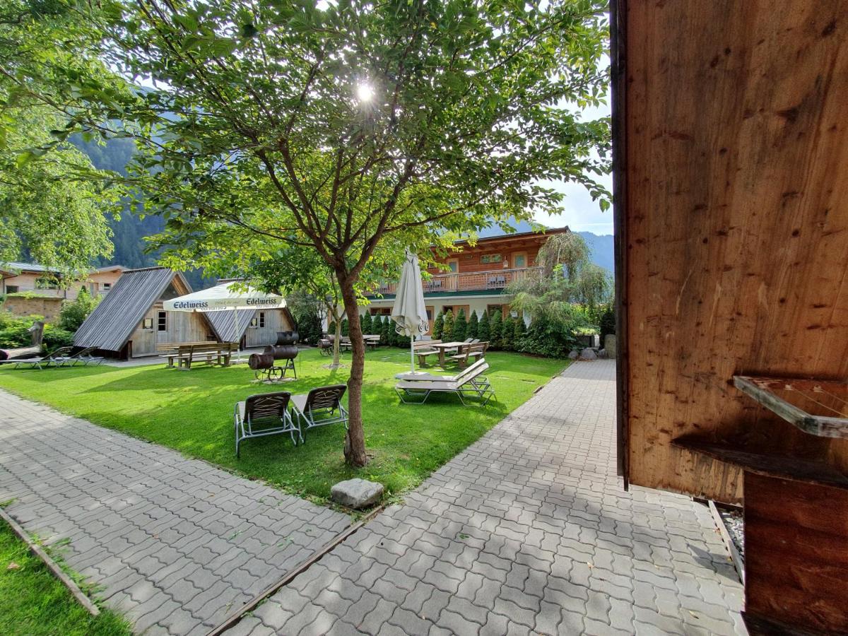 Adventure Camp - Housity