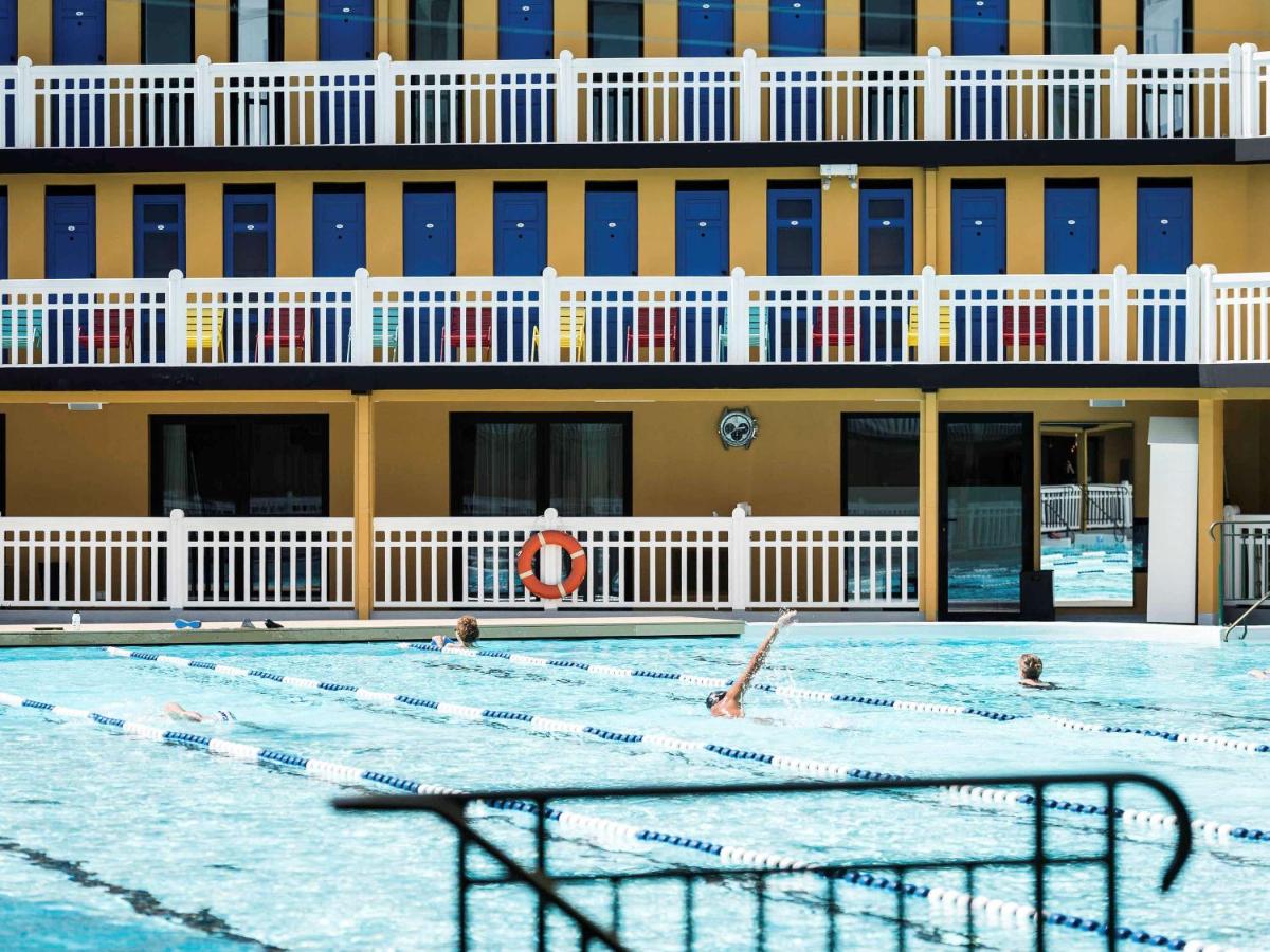 Piscine de l'établissement Molitor Hotel & Spa Paris - MGallery Collection ou située à proximité