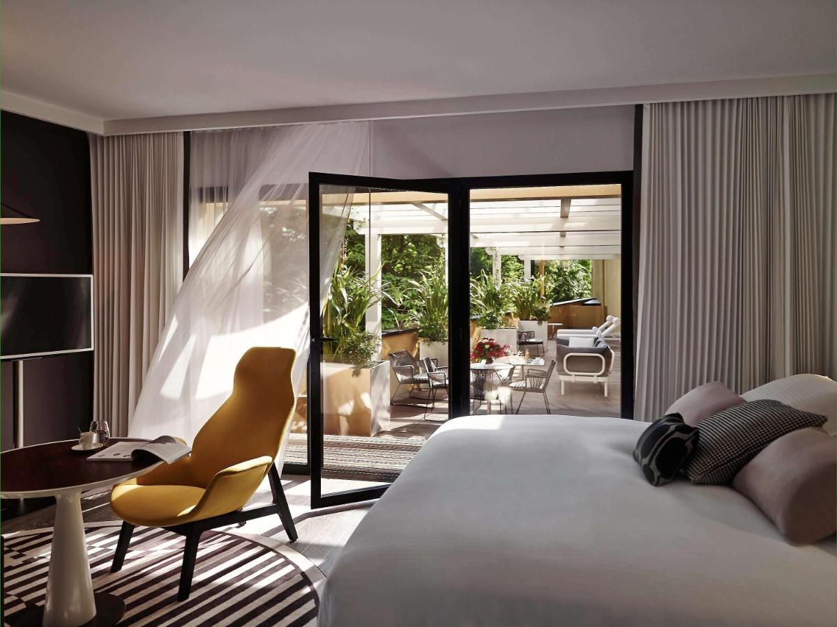 Un ou plusieurs lits dans un hébergement de l'établissement Molitor Hotel & Spa Paris - MGallery Collection