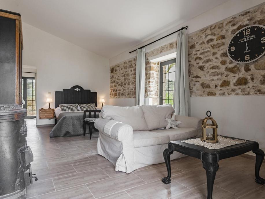 BRAMASOLE Charming House - Housity