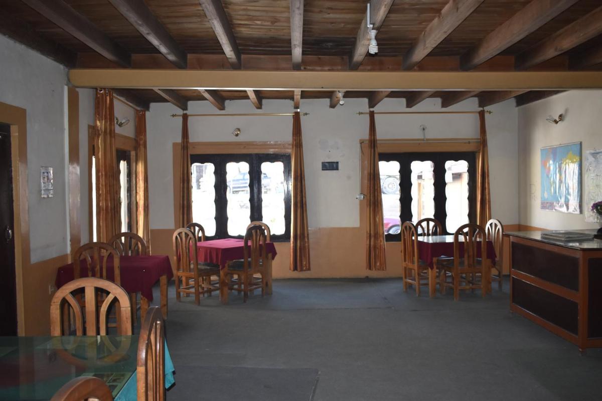 Park Hotel & Restaurant - Housity