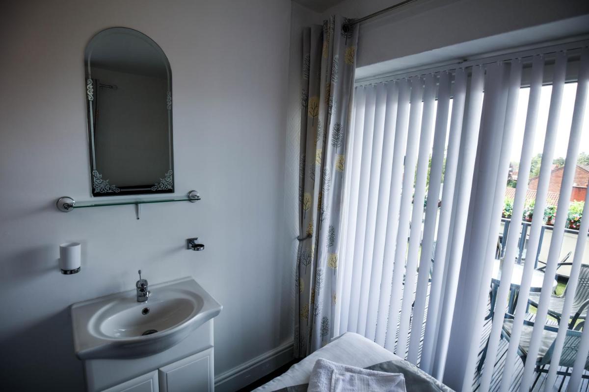 St Hilda Guesthouse - Housity