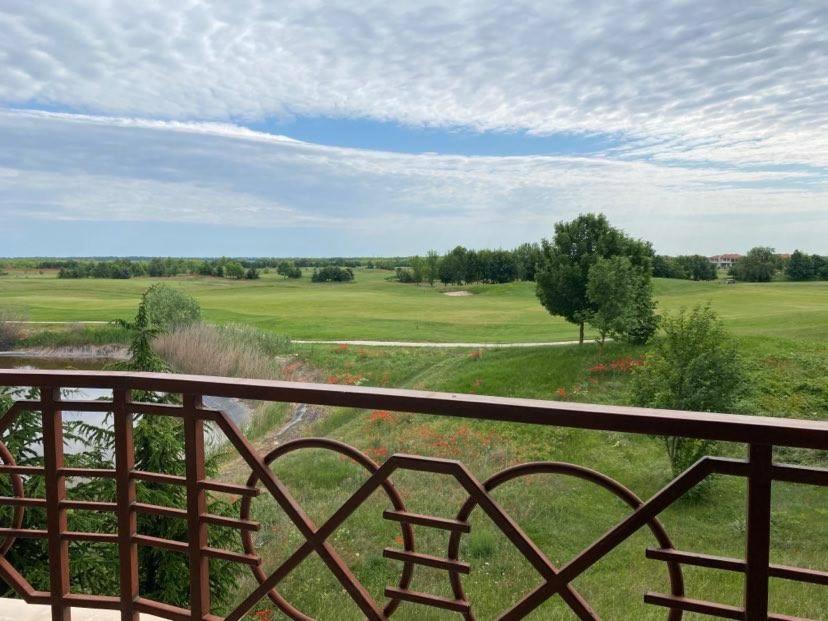 Suitetrails - Lighthouse golf resort private apartment Sunrise