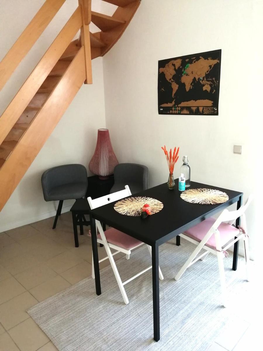 Studio with terrace in 17th century house - Housity